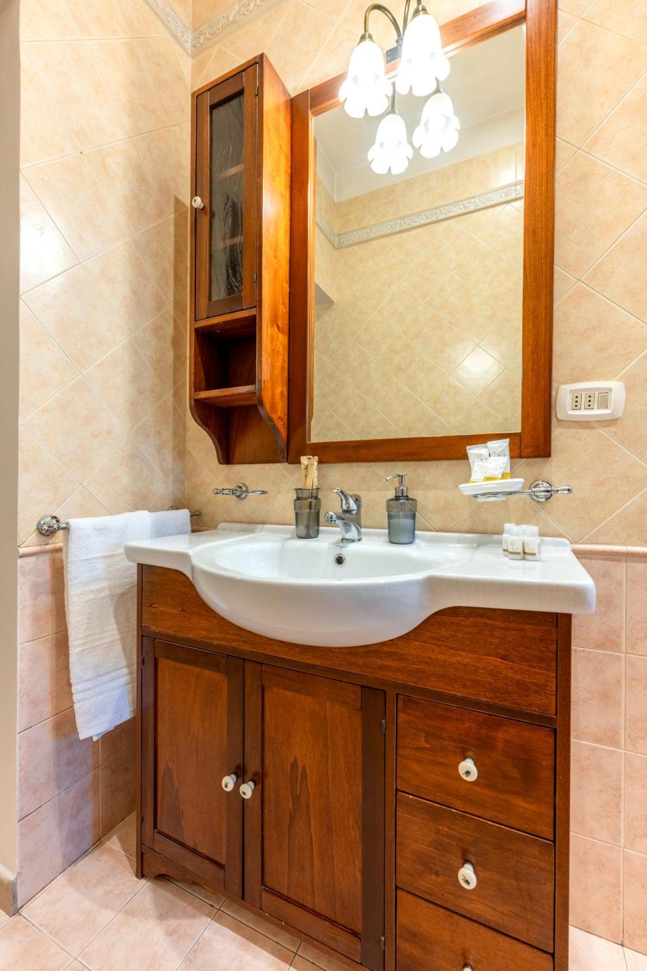 100Mq Maison Paradise - Central & Elegant Apt Bari Ngoại thất bức ảnh