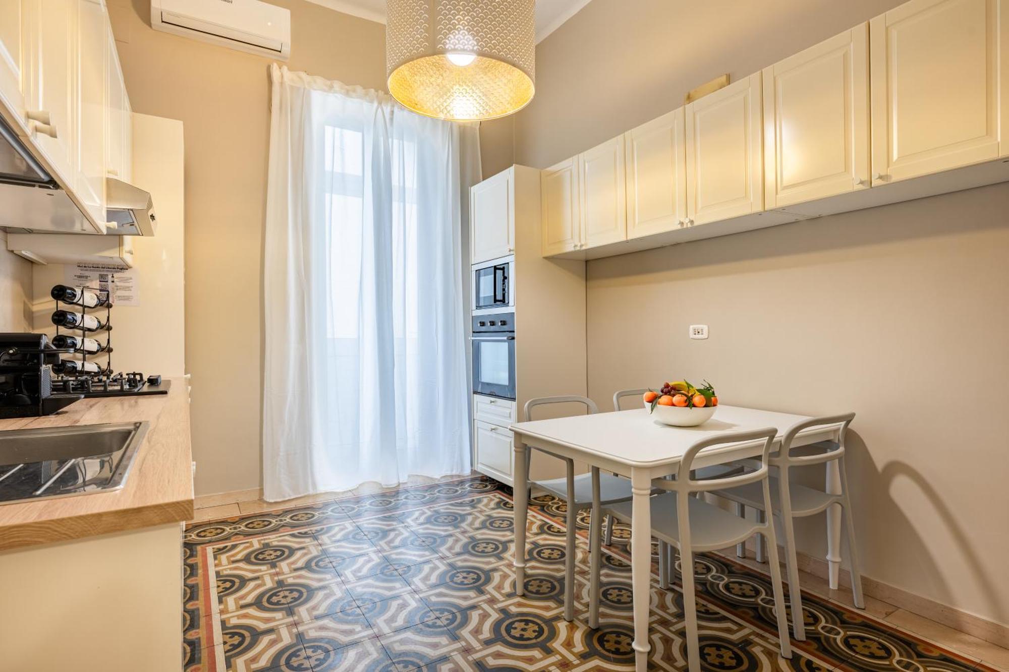 100Mq Maison Paradise - Central & Elegant Apt Bari Ngoại thất bức ảnh